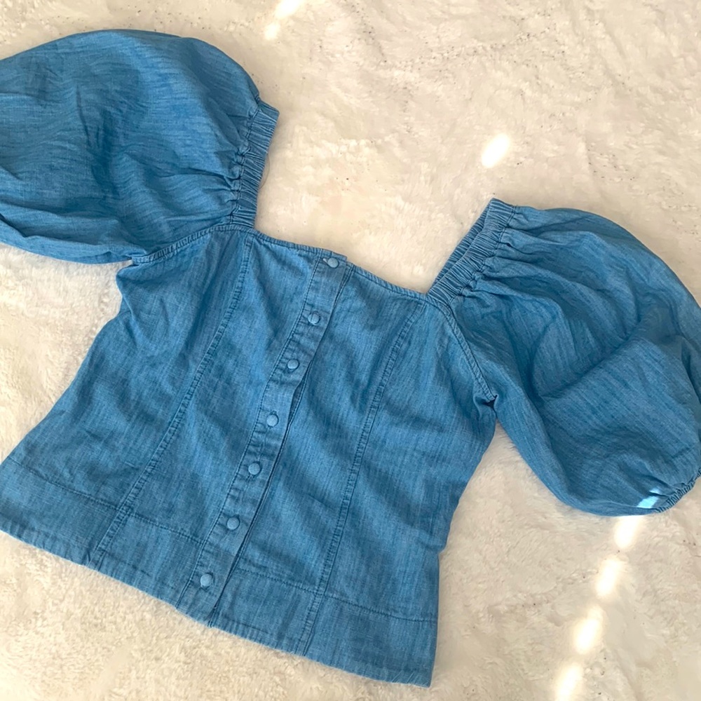 Short puff sleeve denim like top